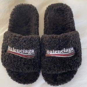 Black balenciaga furry slides